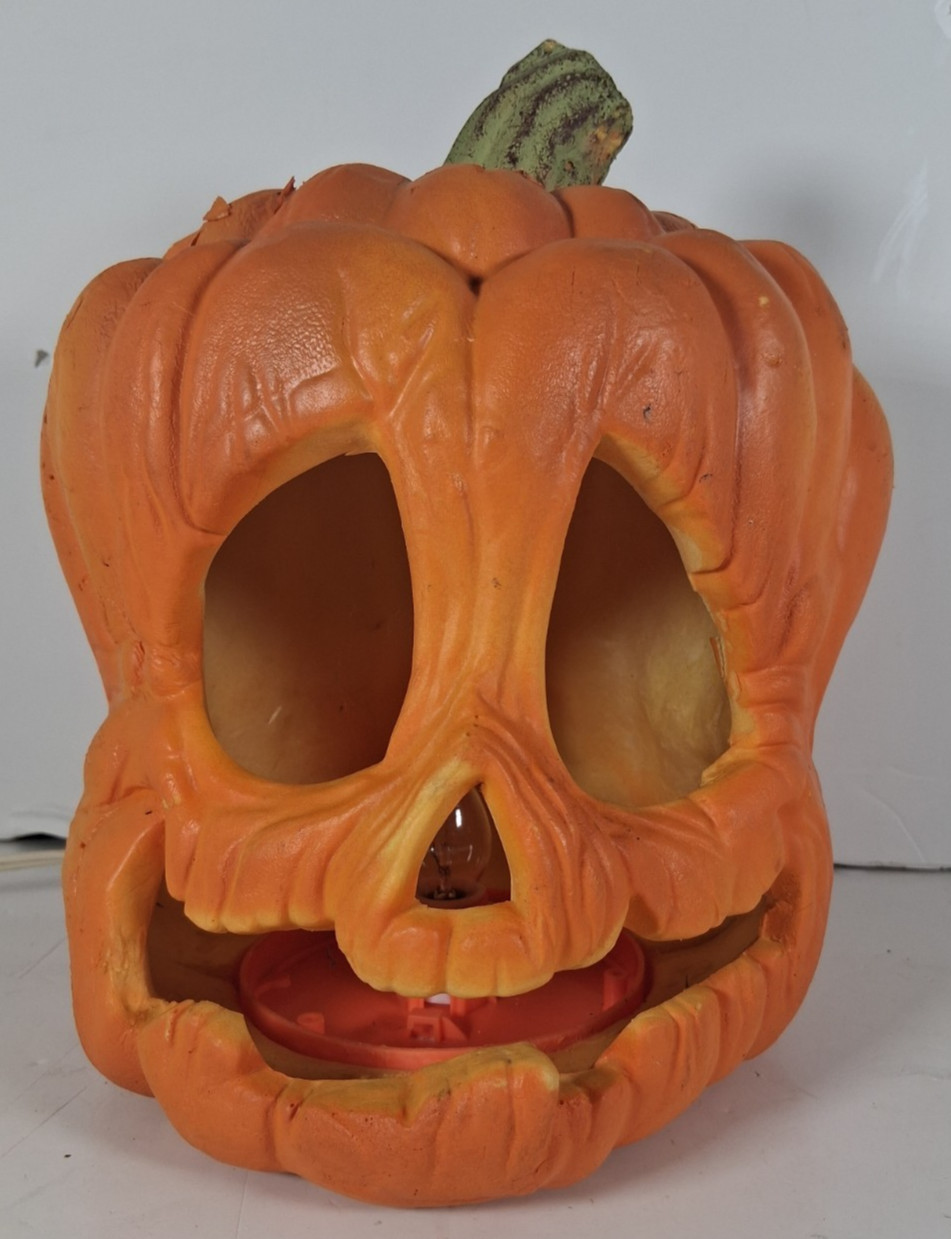 Vintage 1993 Trendmasters Light-Up Halloween Jack-O-Lantern Pumpkin Blow Mold Vintage 1993 Trendmasters Light-Up Halloween Jack-O-Lantern Pumpkin Blow Mold