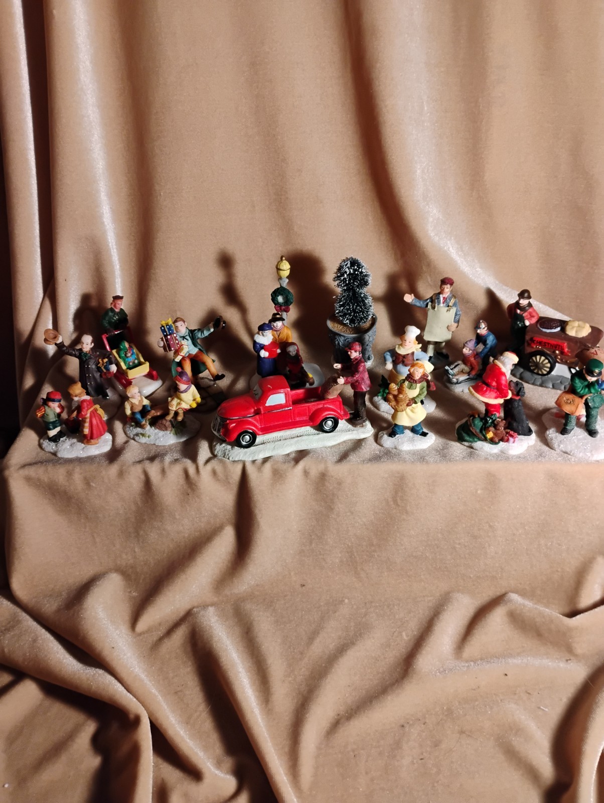 Christmas Village People Lemax Coventry Cove 15 Piece Lot Christmas Village People Lemax Coventry Cove 15 Piece Lot