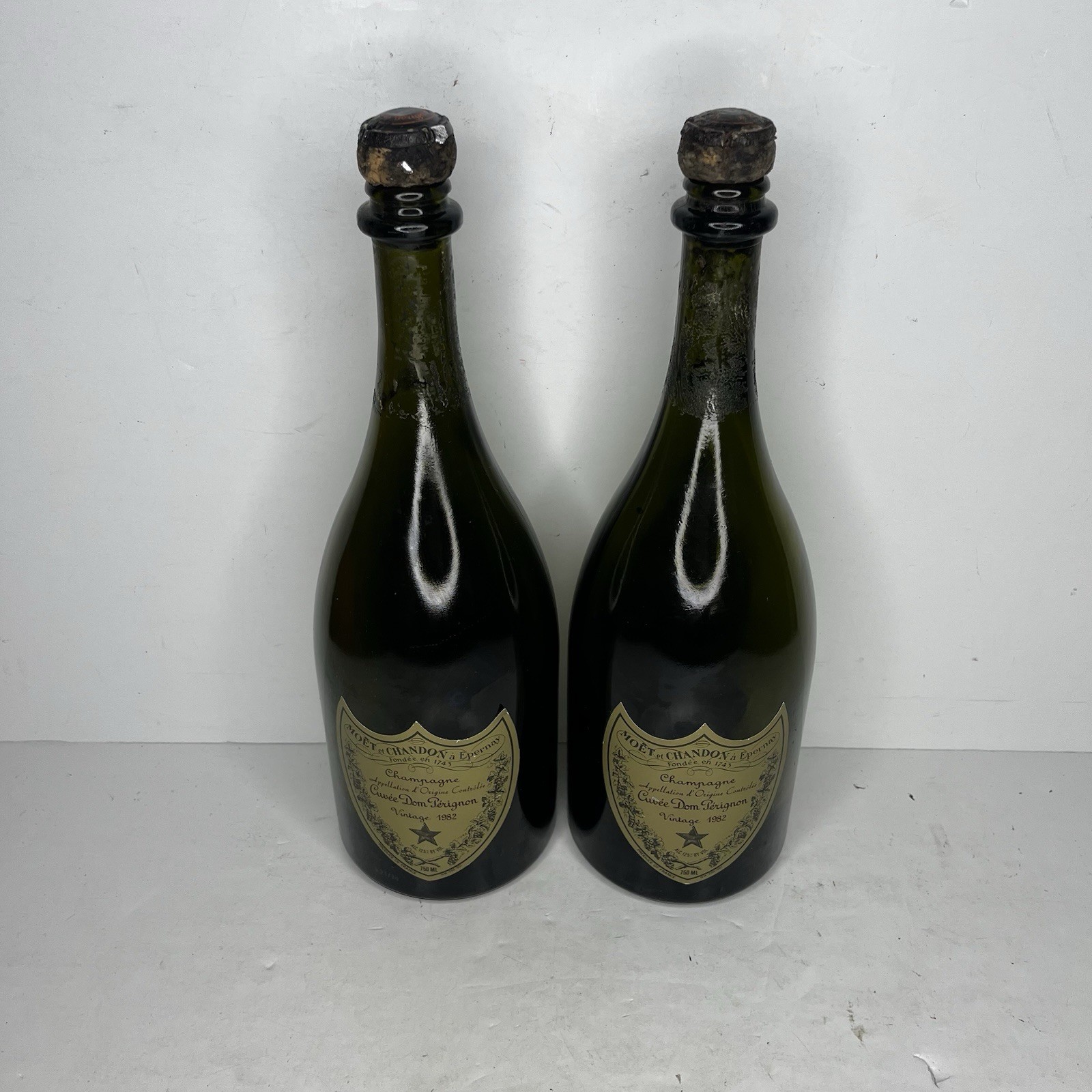 Dom Perignon Empty Bottles Vintage 1982 Labels & Corks Display Man Cave *READ Dom Perignon Empty Bottles Vintage 1982 Labels & Corks Display Man Cave *READ