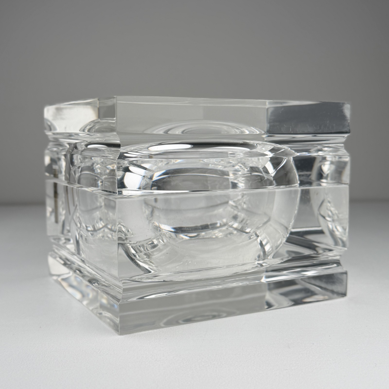 Vintage Alessandro Albrizzi Mid-Century Modern Thick Lucite Storage Cube 7\