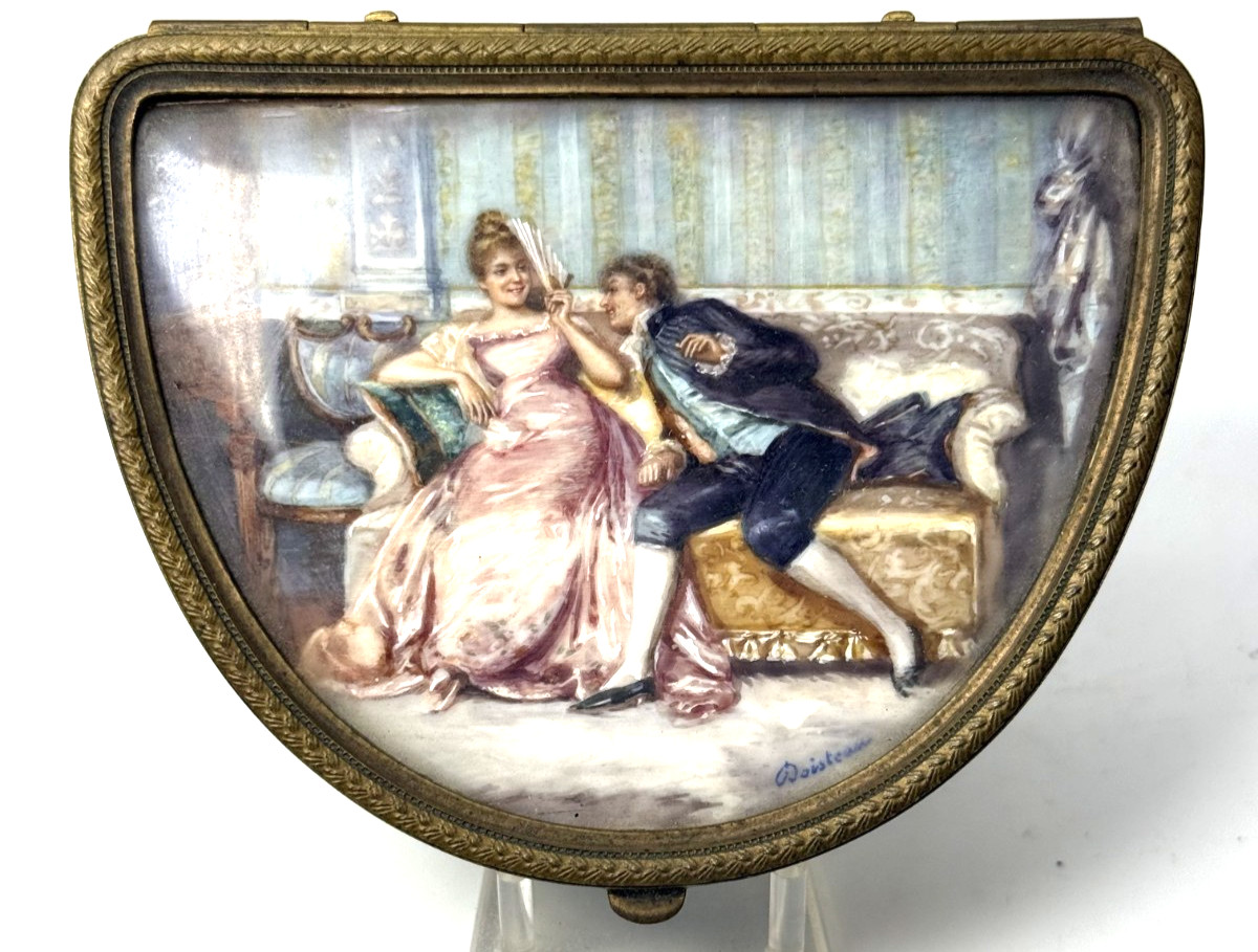 Antique French Gilt Metal Trinket Box Hand Painted Lovers Scene Signed Doisteau Antique French Gilt Metal Trinket Box Hand Painted Lovers Scene Signed Doisteau