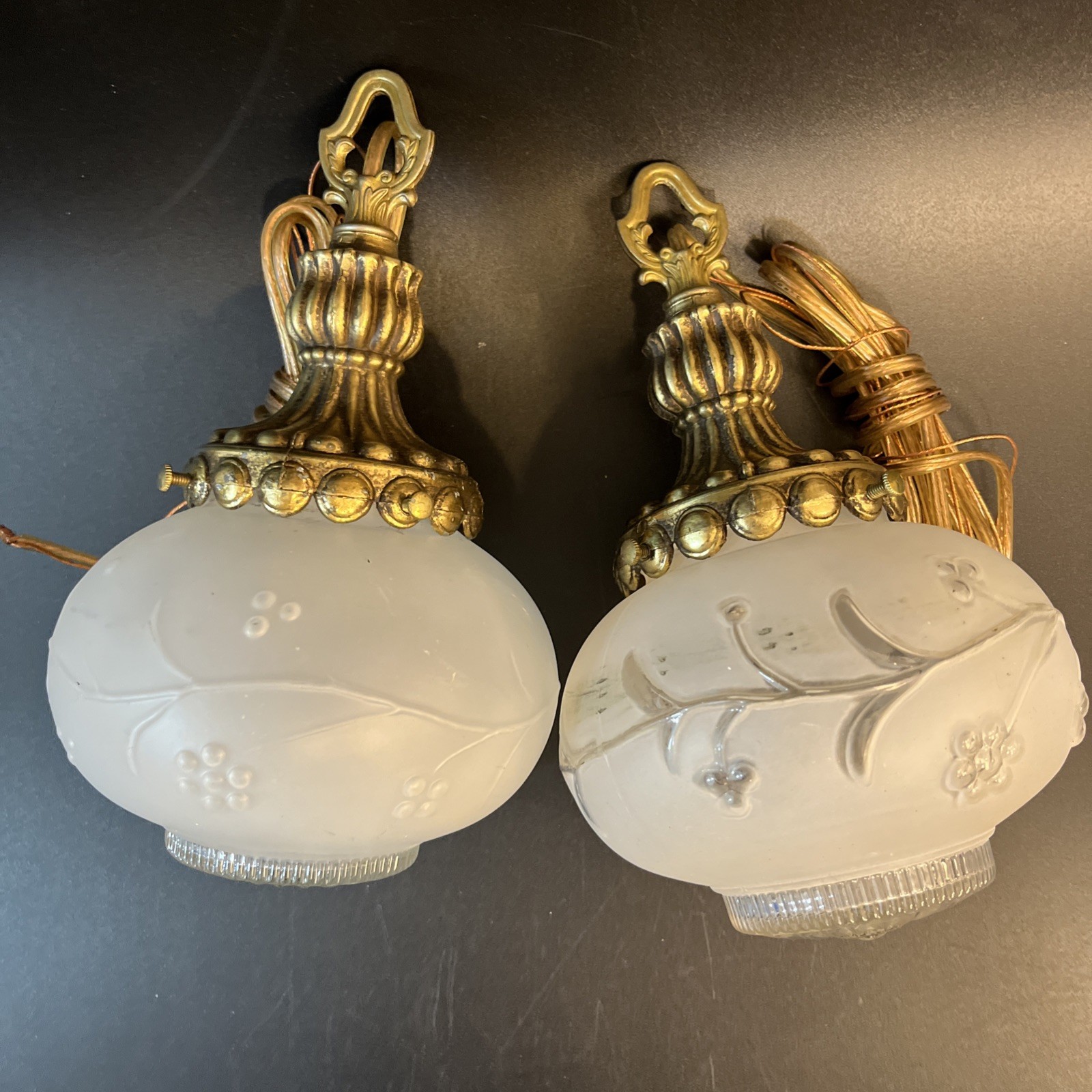 2 Gold Brass MCM Hollywood Regency Vtg Swag Hanging Glass Pendant Light Set Pair 2 Gold Brass MCM Hollywood Regency Vtg Swag Hanging Glass Pendant Light Set Pair