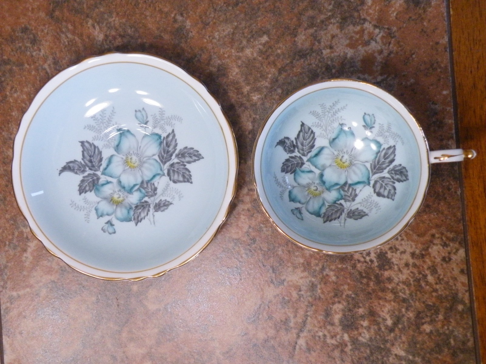 Paragon Double Warrant Floating Dogwood Rose Tea Cup Saucer w/ Mint Blue Flower Paragon Double Warrant Floating Dogwood Rose Tea Cup Saucer w/ Mint Blue Flower
