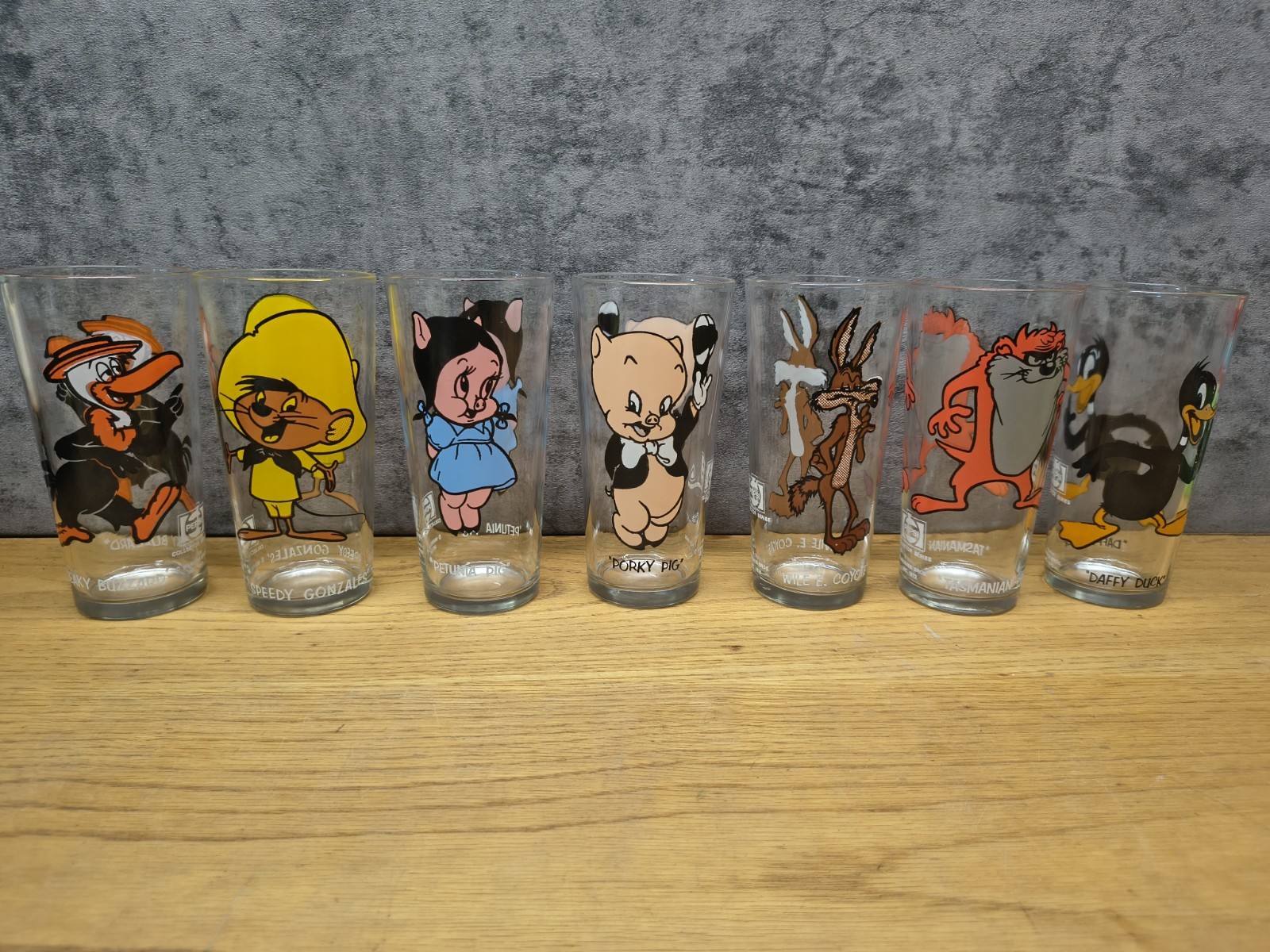 7 Vintage 1973 PEPSI Warner Bros Collector Series Looney Tunes Drinking Glasses 7 Vintage 1973 PEPSI Warner Bros Collector Series Looney Tunes Drinking Glasses