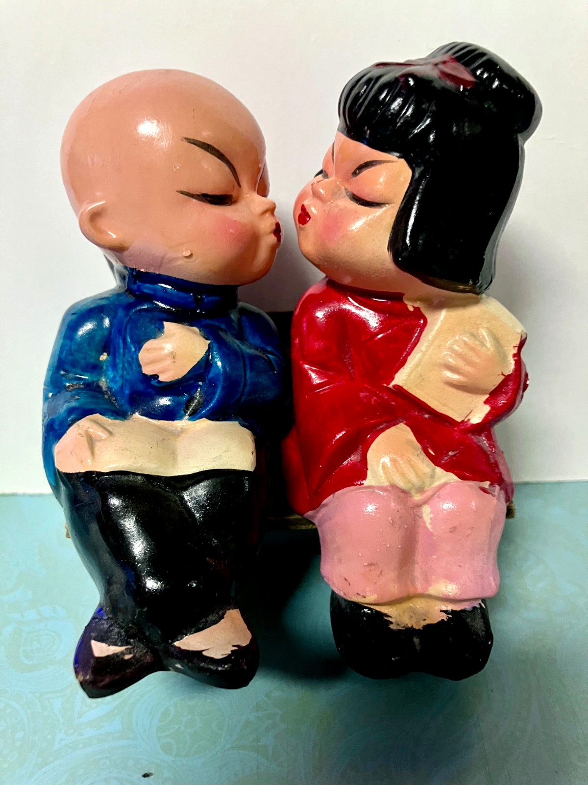 Vintage - East Asian - Vintage - Boy & Girl Kissing on Bench - Salt & Pepper Vintage - East Asian - Vintage - Boy & Girl Kissing on Bench - Salt & Pepper