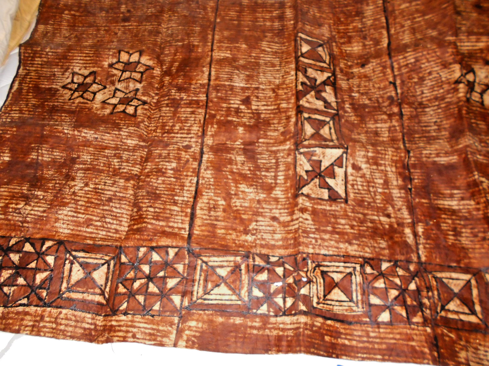 VINTAGE TAPAS CLOTH HANDMADE FROM TREE BARK FIJI ISLANDS 60 X 36 INCH VINTAGE TAPAS CLOTH HANDMADE FROM TREE BARK FIJI ISLANDS 60 X 36 INCH