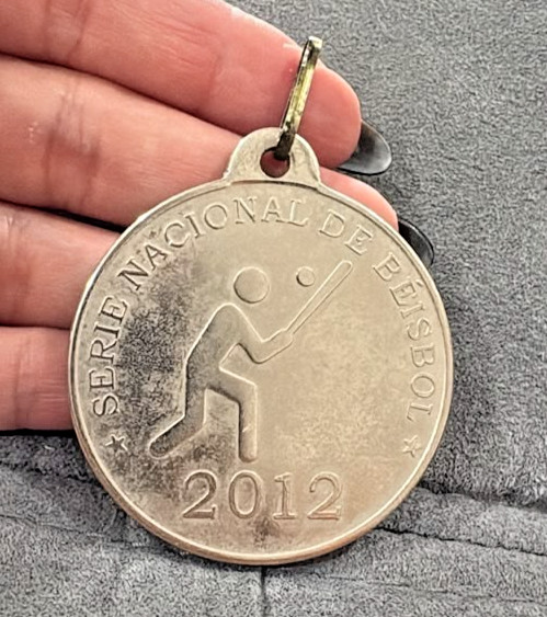 RAREST VINTAGE 2012-13 NATIONAL BASEBALL SERIE CIEGO DE AVILA CHAMPION MEDAL RAREST VINTAGE 2012-13 NATIONAL BASEBALL SERIE CIEGO DE AVILA CHAMPION MEDAL