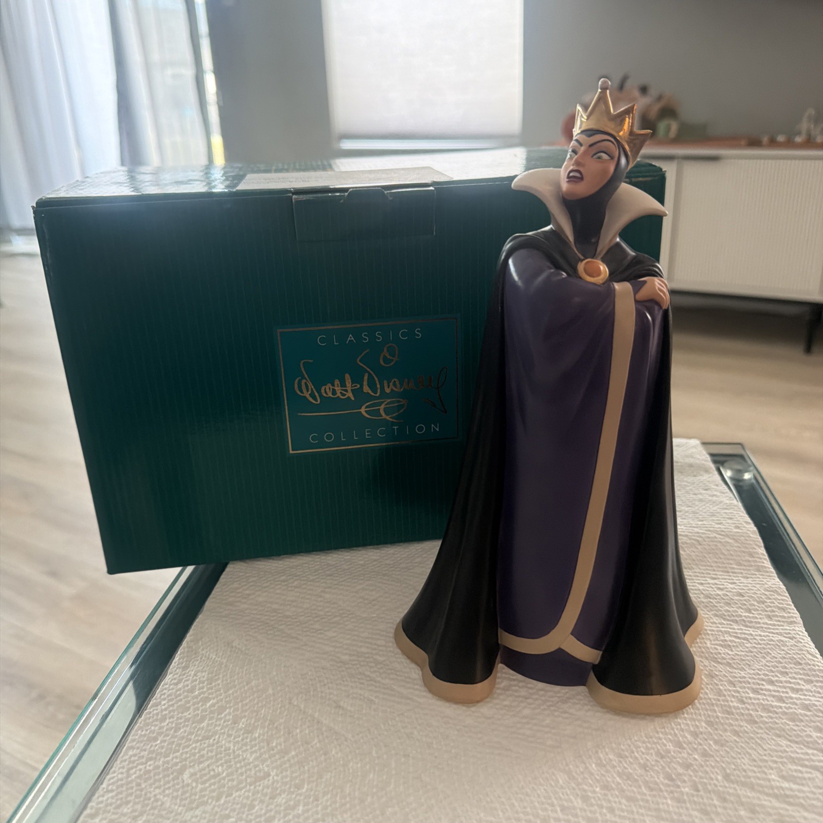 WDCC Evil Queen Who Is the Fairest One of All? With Magic Mirror WDCC Evil Queen Who Is the Fairest One of All? With Magic Mirror