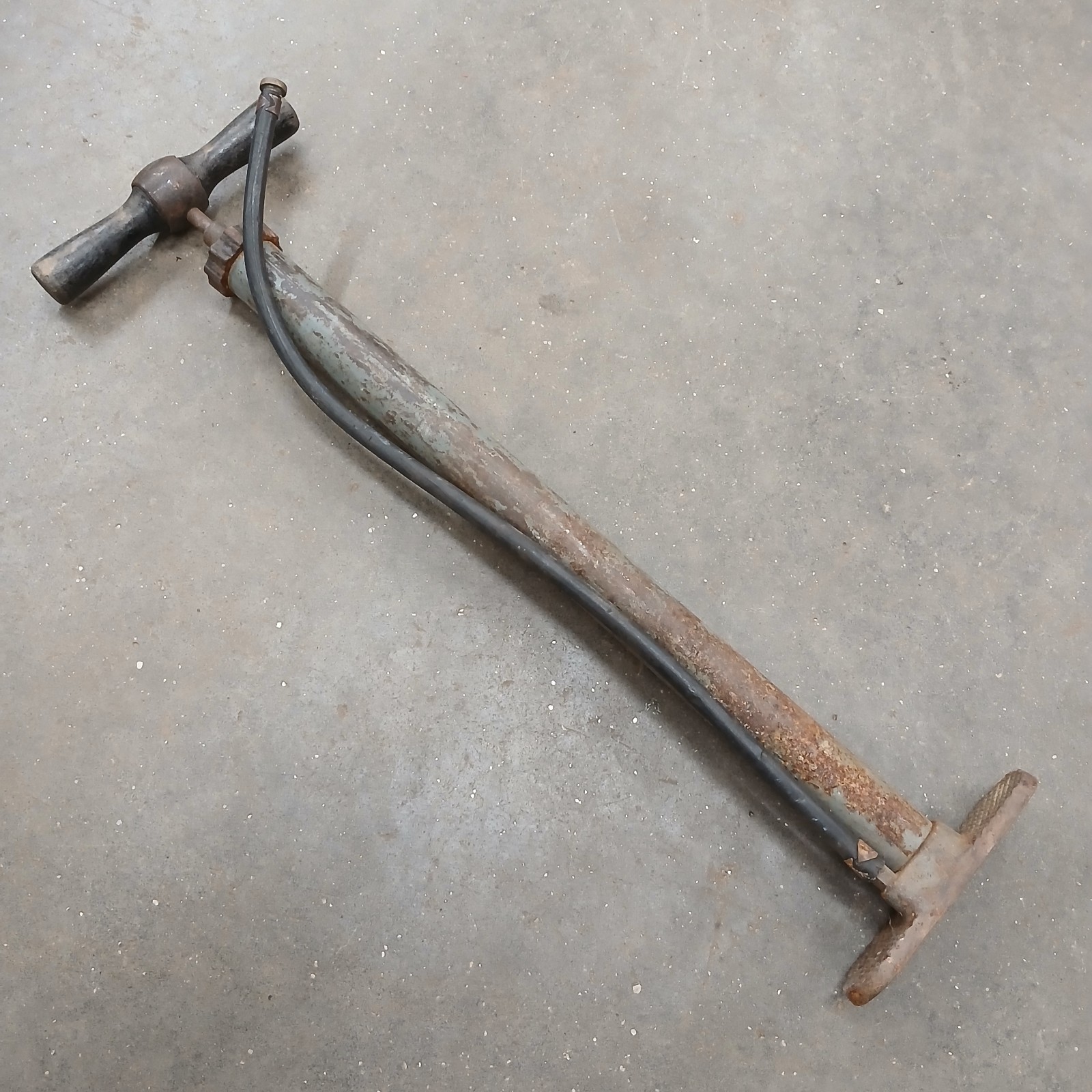Vintage Antique Automobile Steel Tire Air Pump Ford Dodge Packard Chevrolet Star Vintage Antique Automobile Steel Tire Air Pump Ford Dodge Packard Chevrolet Star
