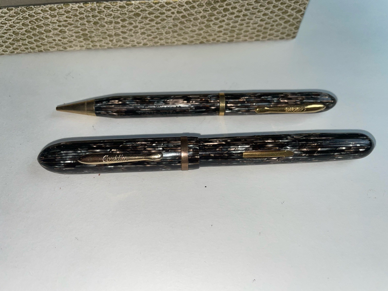Vintage Conklin Glider Cushon PT 14K Gold Nib Fountain Pen pencil set half box