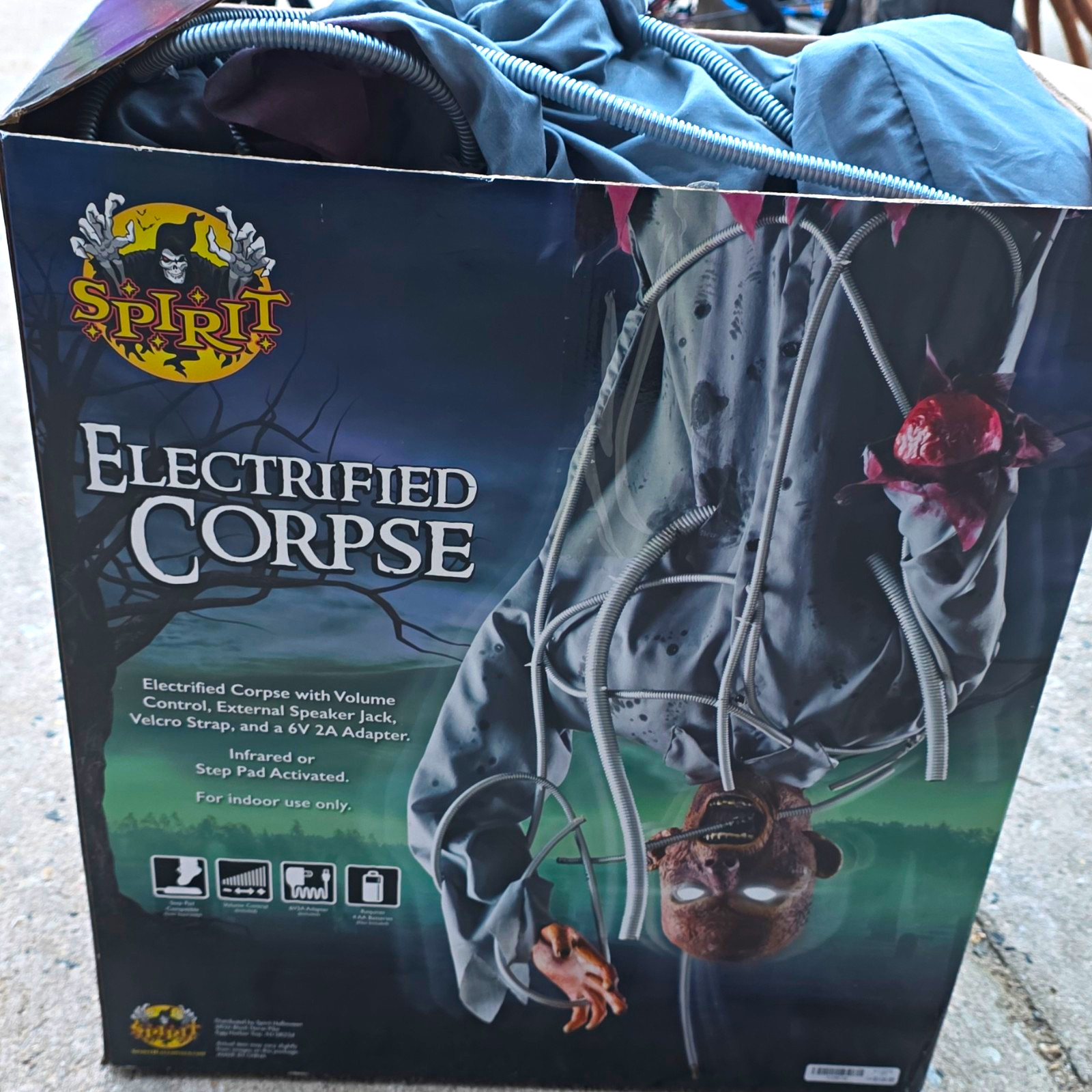 Spirit Electrified Corpse Animated Prop, Gray Fabric/Plastic Halloween Decor