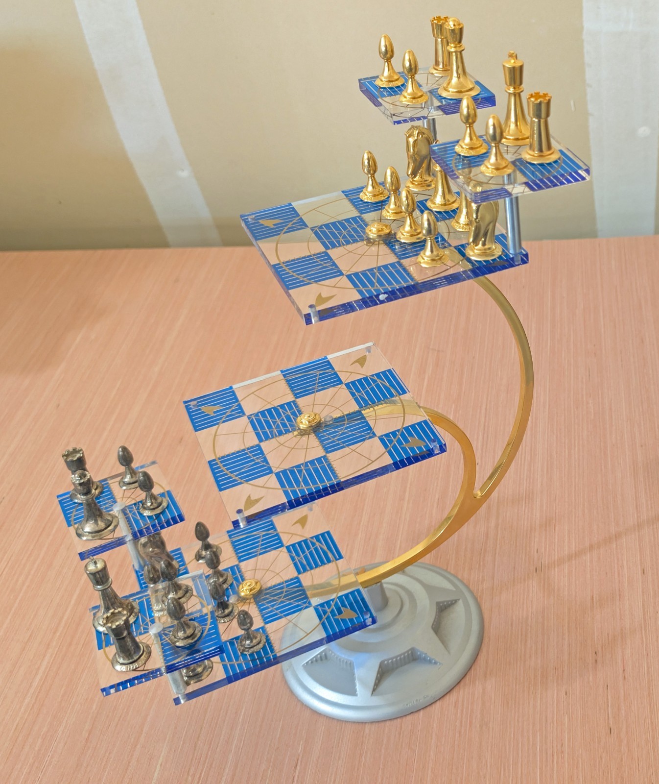 Franklin Mint STAR TREK Tri-Dimensional 3D Chess Set 1994 with COA Franklin Mint STAR TREK Tri-Dimensional 3D Chess Set 1994 with COA