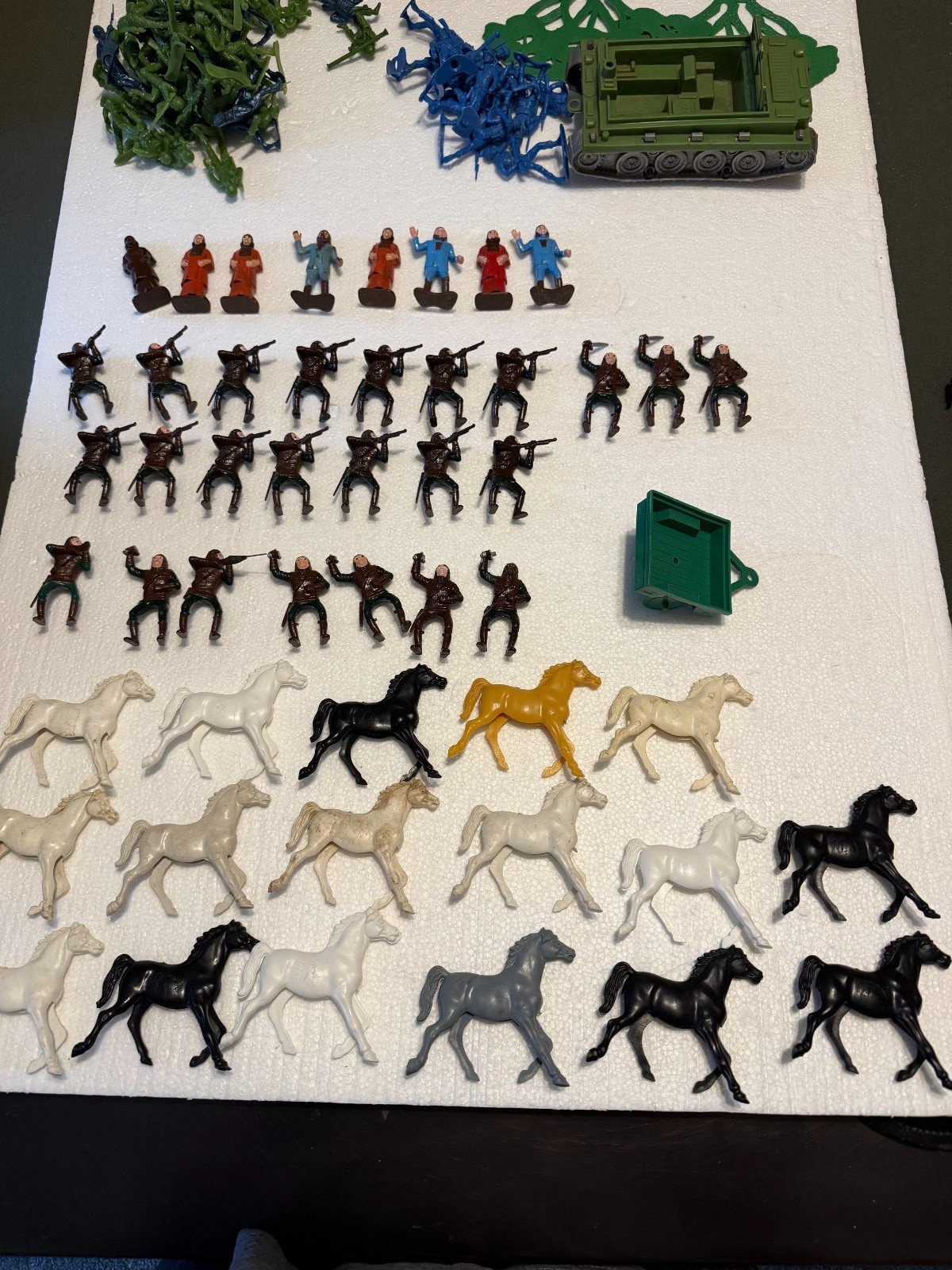 Vintage 1970's MPC Planet of the Apes Playset w/ box and extra figures Vintage 1970's MPC Planet of the Apes Playset w/ box and extra figures