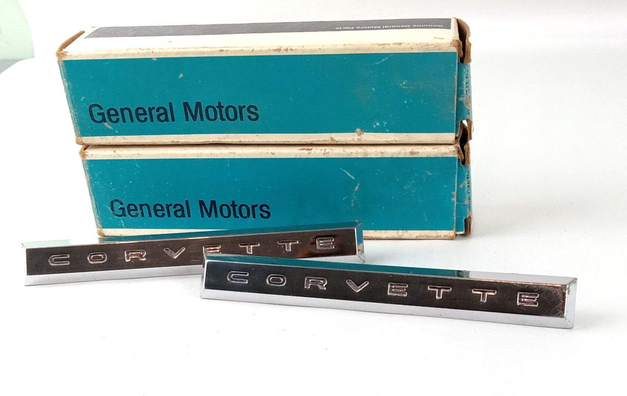 PAIR NOS OEM Genuine GM 3779671 1961 Chevrolet Corvette C1 Chrome Emblem Badge PAIR NOS OEM Genuine GM 3779671 1961 Chevrolet Corvette C1 Chrome Emblem Badge