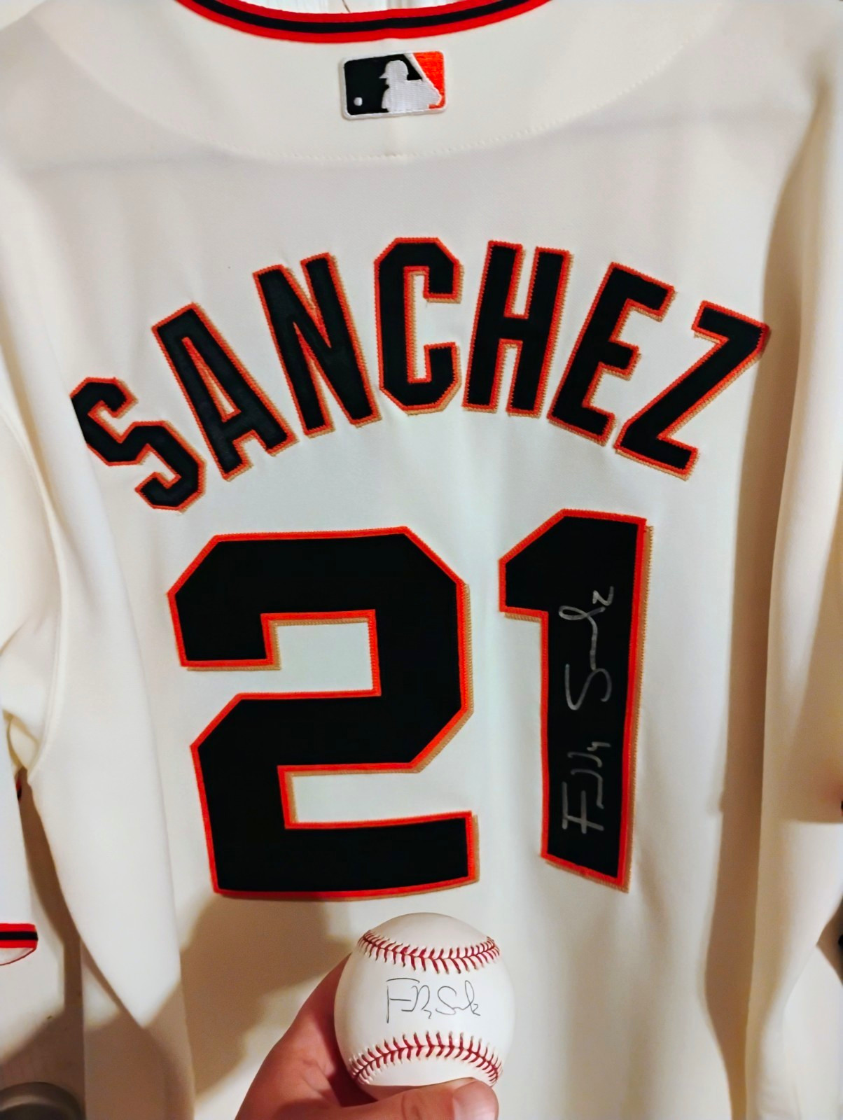 Freddy Sanchez signed Team Issued Jersey and Ball JSA COA San Francisco Giant