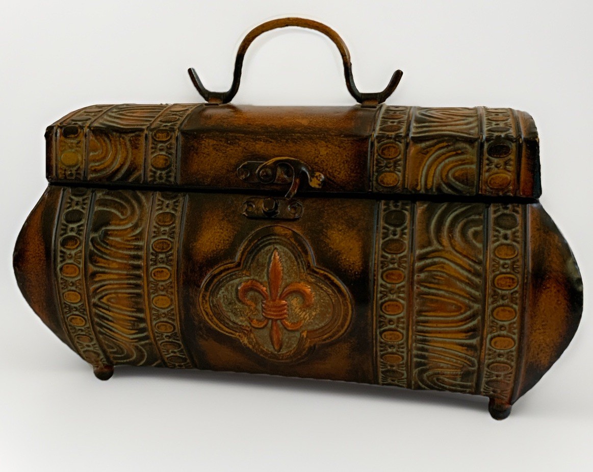 VTG Metal Trinket Jewelry Storage Box Container Gothic French Fleur De Lis 11x5” VTG Metal Trinket Jewelry Storage Box Container Gothic French Fleur De Lis 11x5”