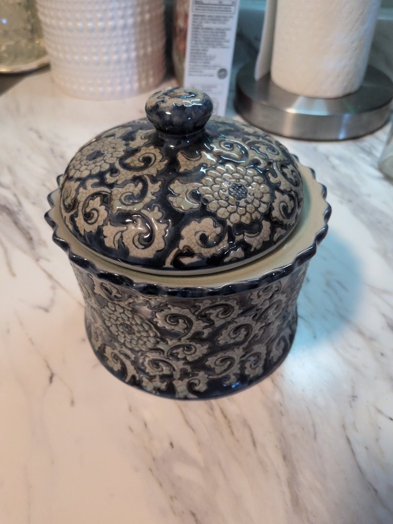 Vintage Nantucket Porcelain Lidded Jar Vintage Nantucket Porcelain Lidded Jar