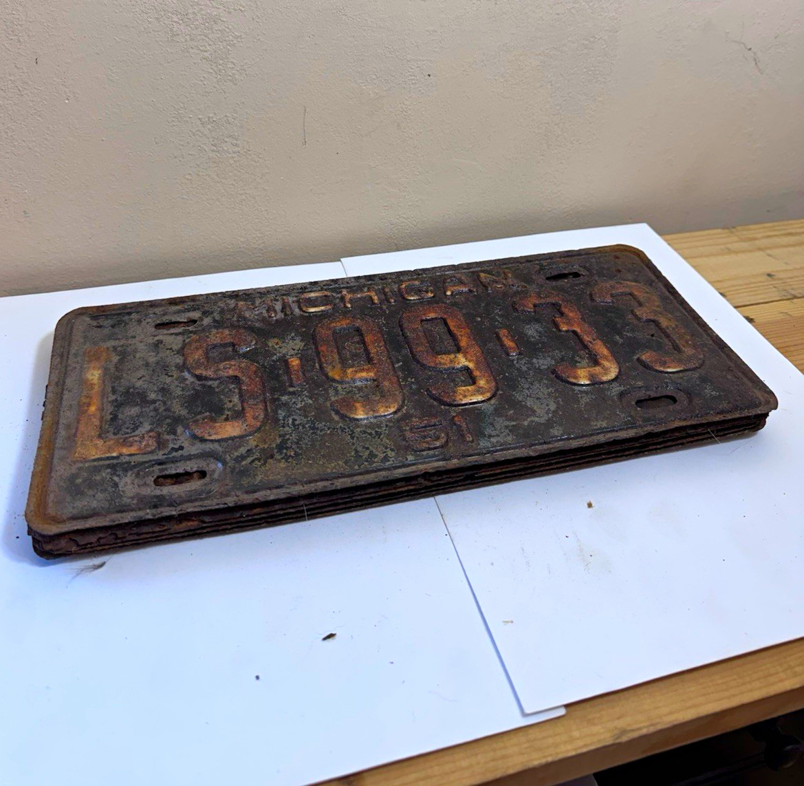 Lot of 5 Vintage Michigan License Plates Rustic Crafts Decor 51-55-53-48-55