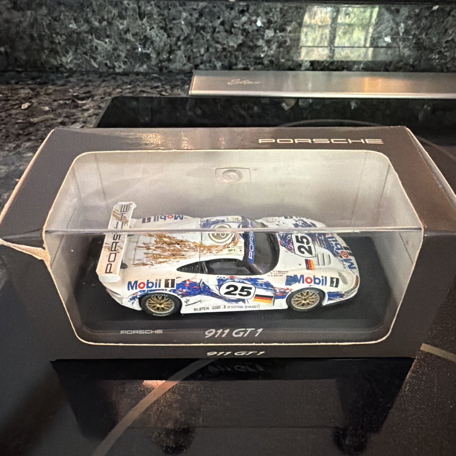 MINICHAMPS 1:43 Porsche 993 GT1 1996 Mobil 1 Racing Diecast Car Pauls Model Art MINICHAMPS 1:43 Porsche 993 GT1 1996 Mobil 1 Racing Diecast Car Pauls Model Art