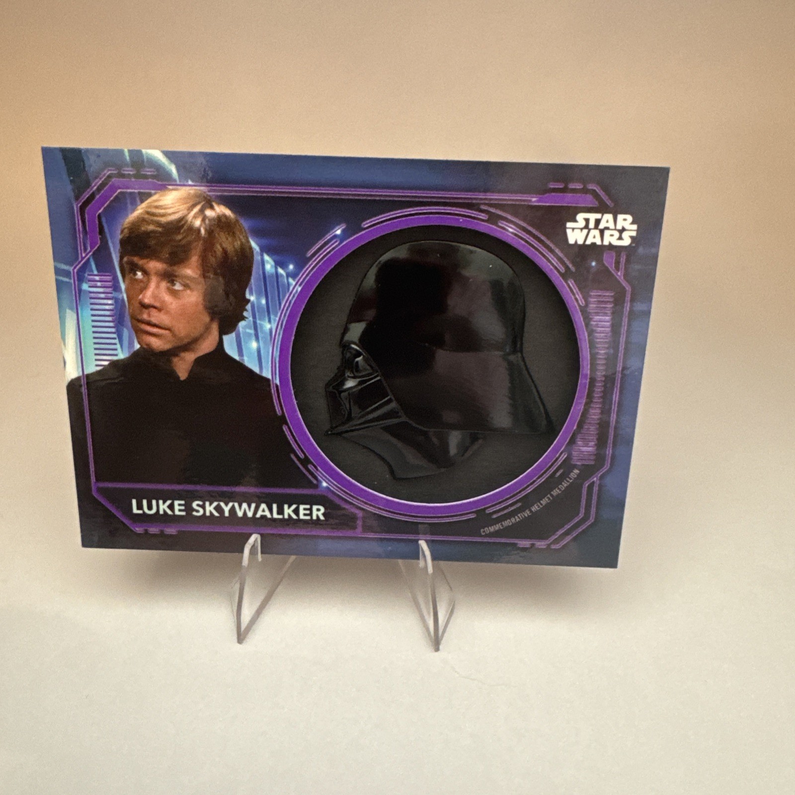 Topps Helmet Medallion Relic Card Luke Skywalker Darth Vader Helmet HM-LV /25 Topps Helmet Medallion Relic Card Luke Skywalker Darth Vader Helmet HM-LV /25