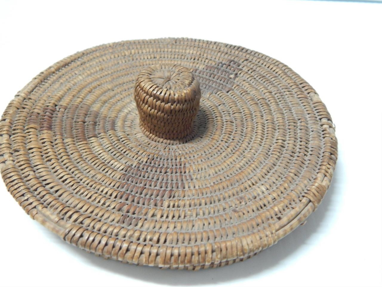 ANTIQUE c. 1890-1920 WASHOE INDIAN KNOBBED LID FOR BASKET - nice design 