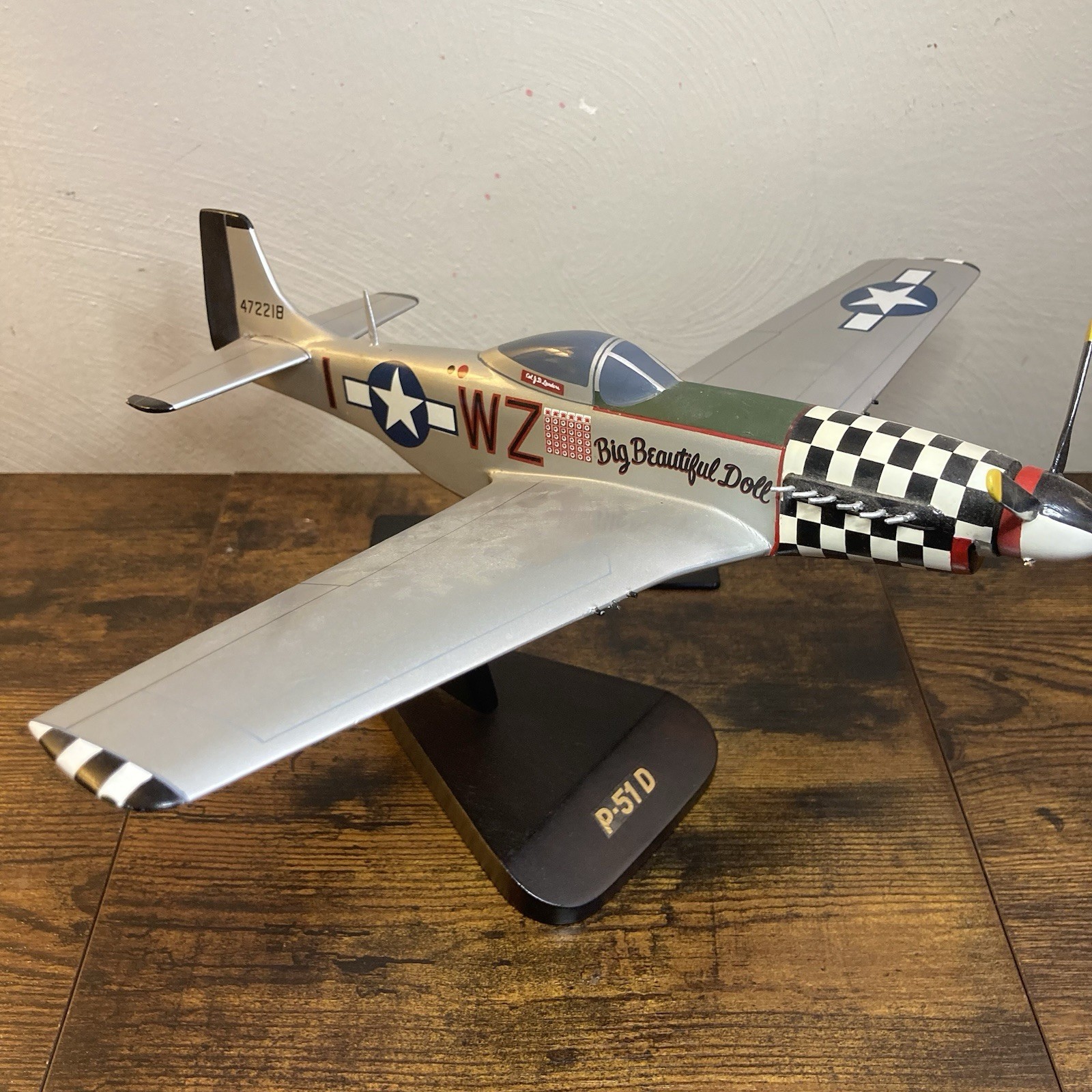 USAAF P-51D Mustang Big Beautiful Doll WWII Desk 1/32 Model Plane *See Details*