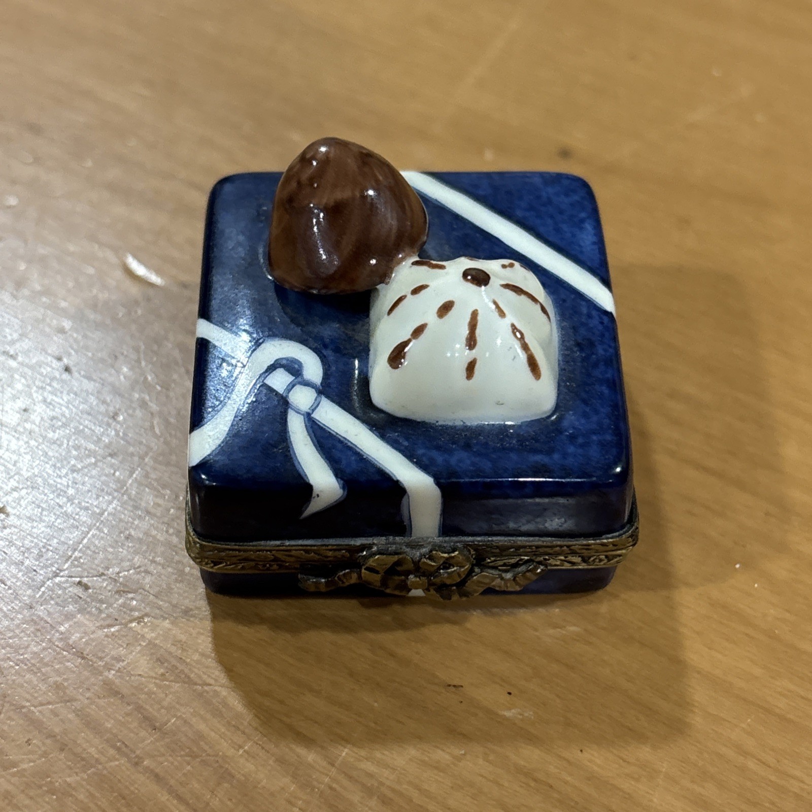 Vintage Peint Main Limoges Chocolates Trinket Box France Vintage Peint Main Limoges Chocolates Trinket Box France