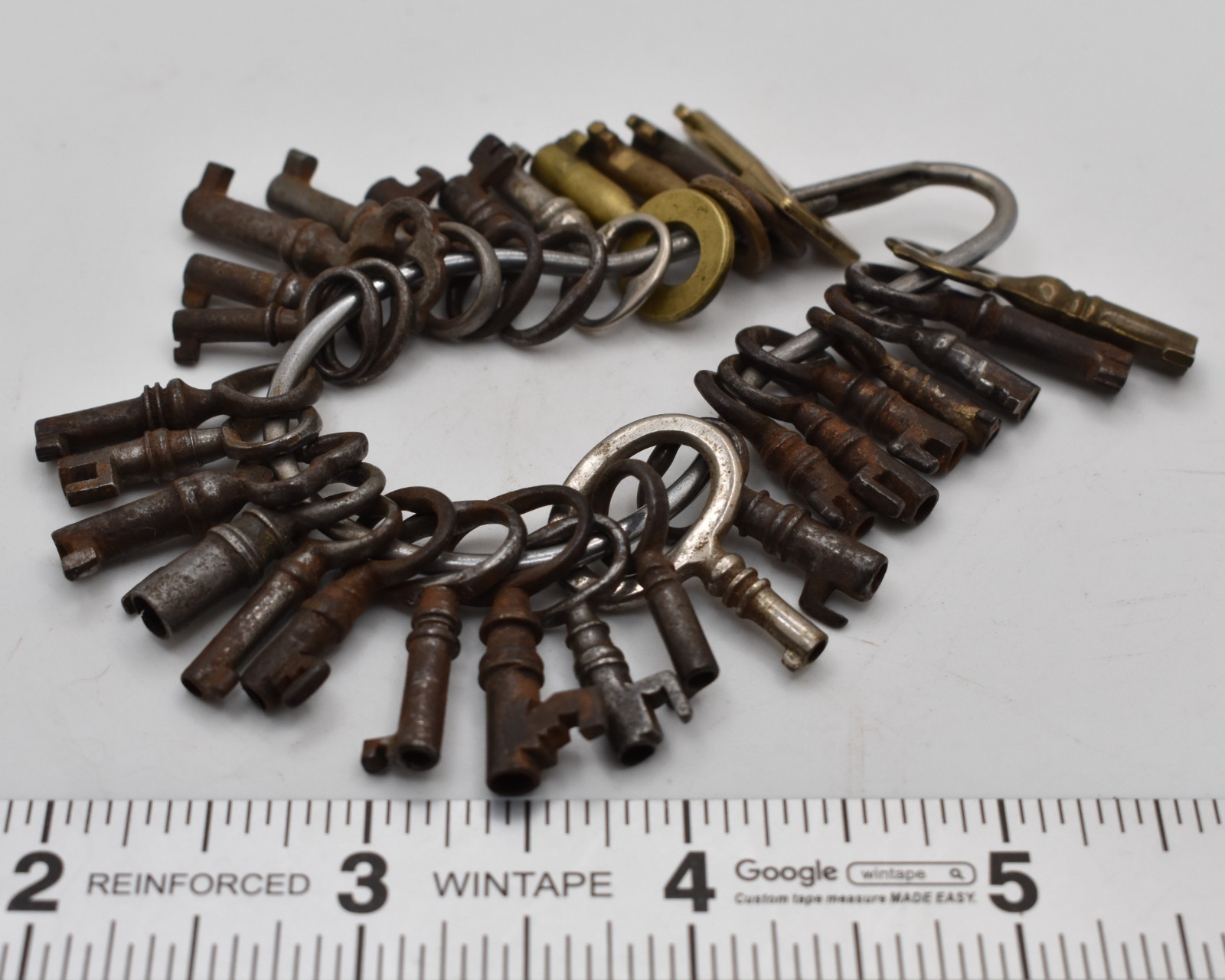 Lot of 30 Antique Small Barrel Keys Lot of 30 Antique Small Barrel Keys