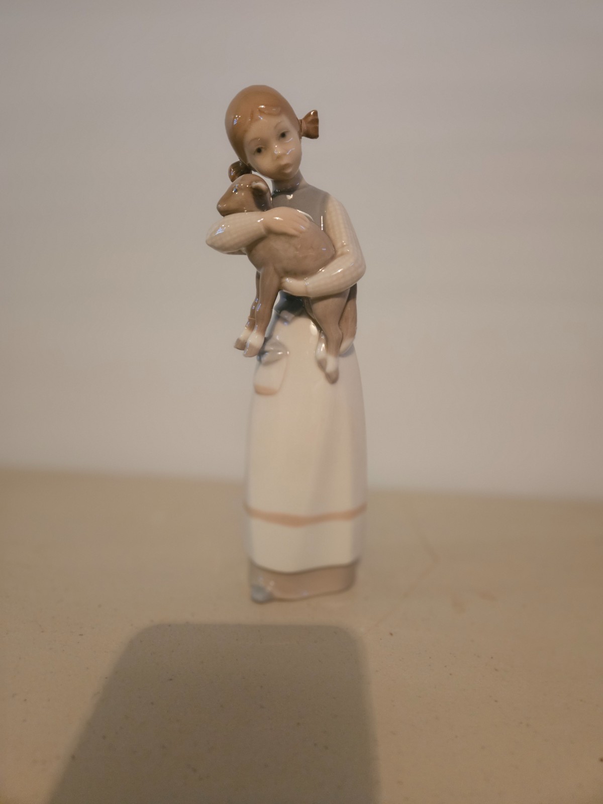 Lladro - #1010 Girl with Lamb Porcelain Figurine- Retired ~ Excellent No Box