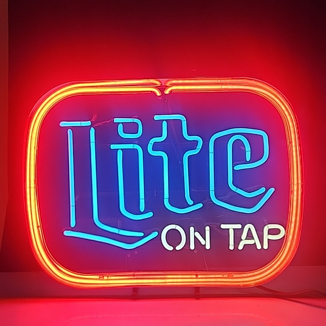 Vintage Miller Lite “On Tap Vintage Miller Lite “On Tap