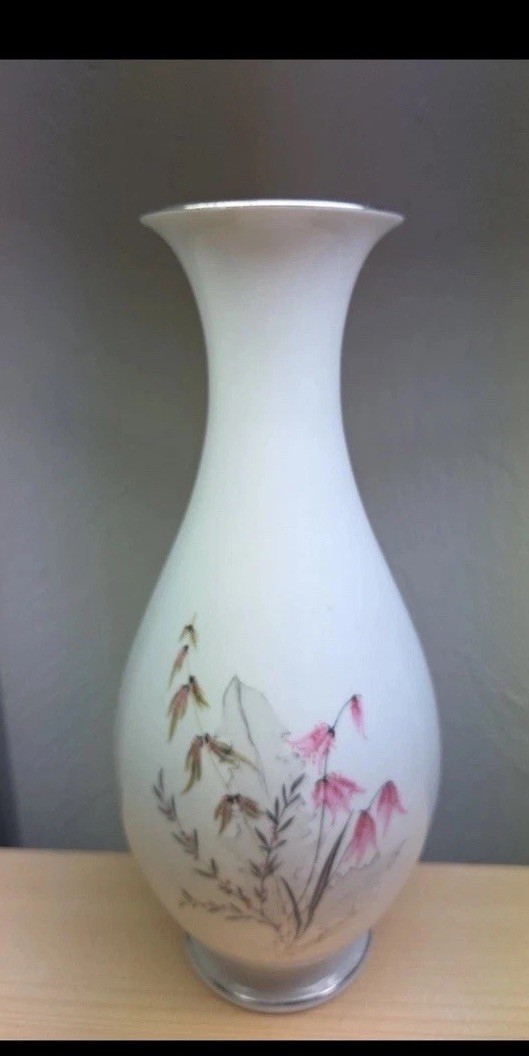 Vintage Royal Duchess Mountain Bell Pink Flowers Fine China Vase Bavaria 10\ Vintage Royal Duchess Mountain Bell Pink Flowers Fine China Vase Bavaria 10\