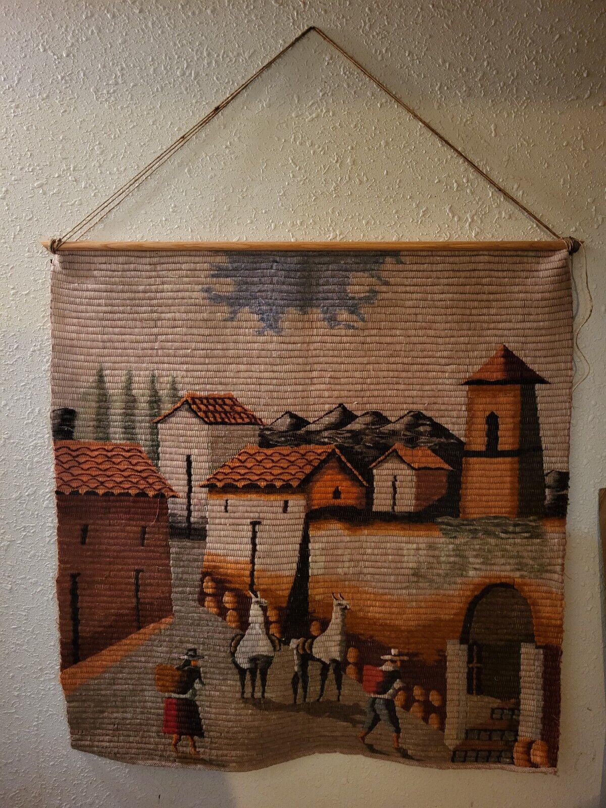Peruvian 100% sheep wool Hand Woven hanging wall Tapestry vintage 37 1/2 x 36