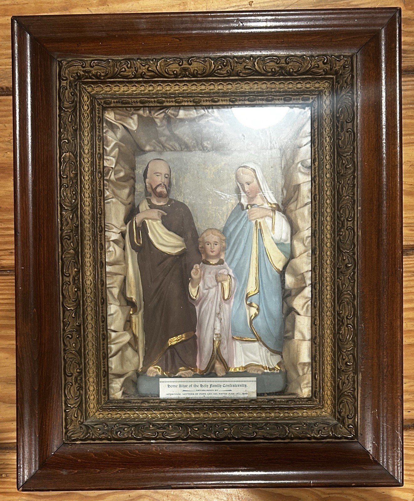 ANTIQUE VTG HOLY FAMILY FRAMED SHADOW BOX 3-D RELIGIOUS PICTURE 22 X 18 X 4” ANTIQUE VTG HOLY FAMILY FRAMED SHADOW BOX 3-D RELIGIOUS PICTURE 22 X 18 X 4”