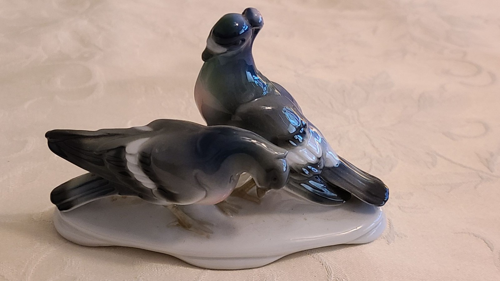 Vintage Carl Scheidig Porcelain Pigeons Figurine Approximately 5 Vintage Carl Scheidig Porcelain Pigeons Figurine Approximately 5