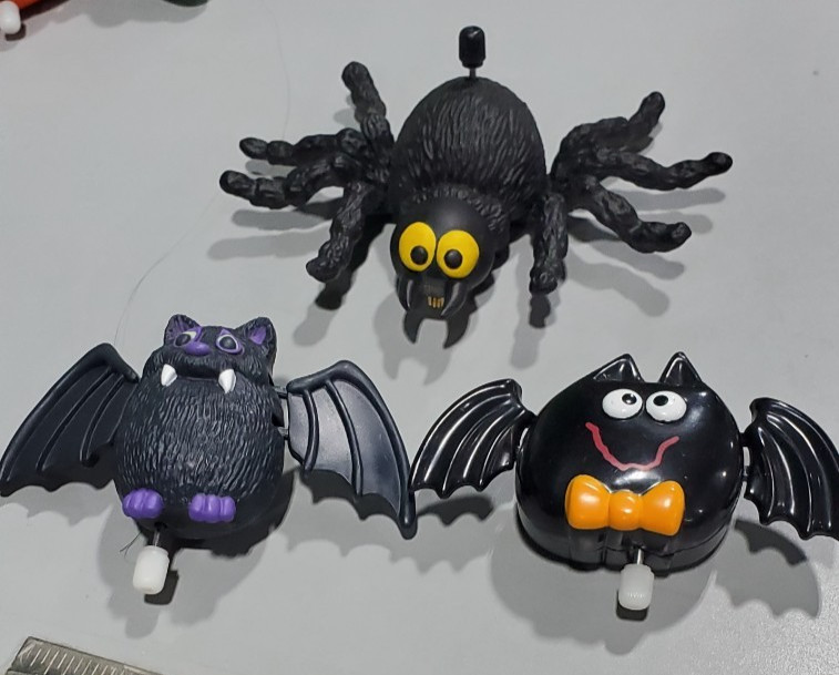 Hallmark Halloween Three Wind Up Lapel Pins Bats & BIG Spider Hallmark Halloween Three Wind Up Lapel Pins Bats & BIG Spider