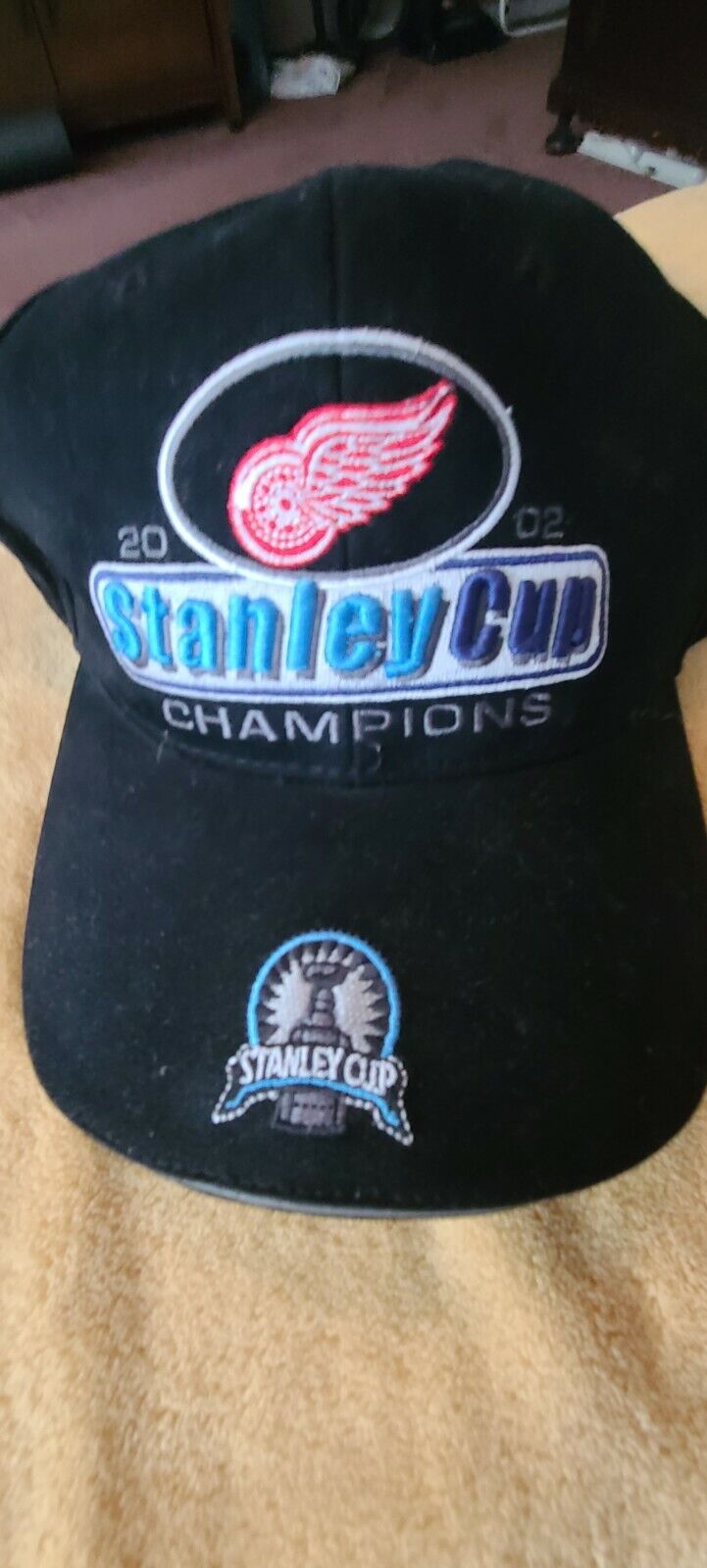 Detroit Red Wings NHL 2002 Stanley Cup Champions Locker Room Hat  New Era...