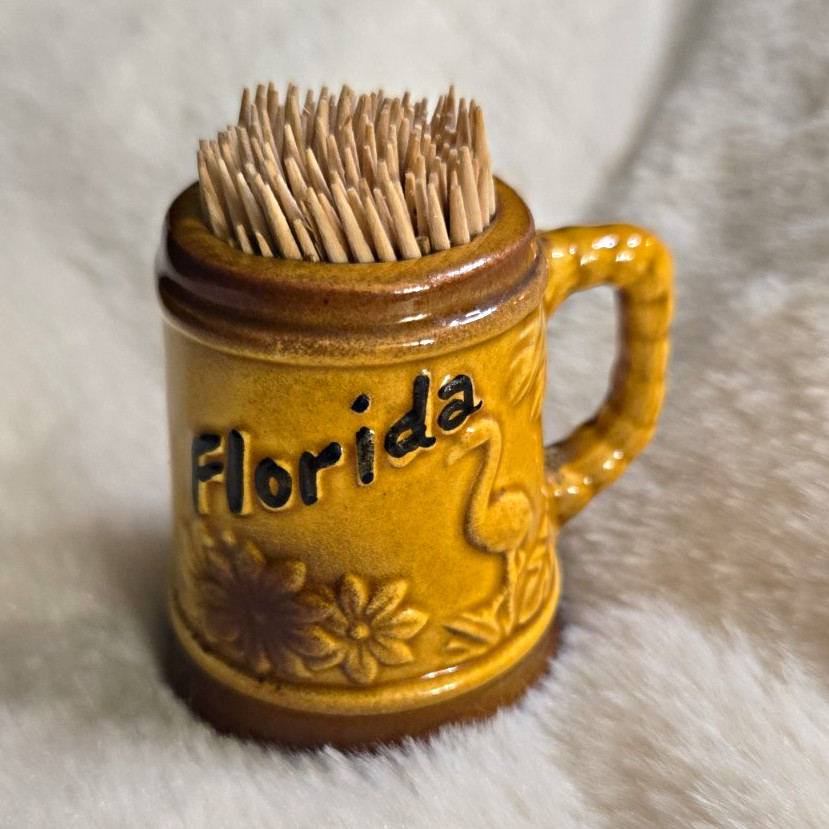 Vintage Florida Souvenir Mini Mug Toothpick Holder w/ Toothpicks Vintage Florida Souvenir Mini Mug Toothpick Holder w/ Toothpicks