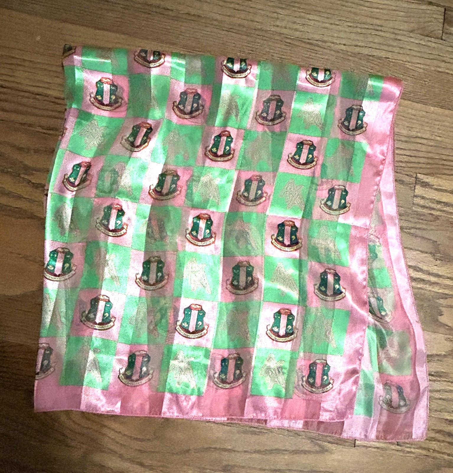 NICE Alpha Kappa Alpha sorority large silk-like handkerchief, crest, 40
