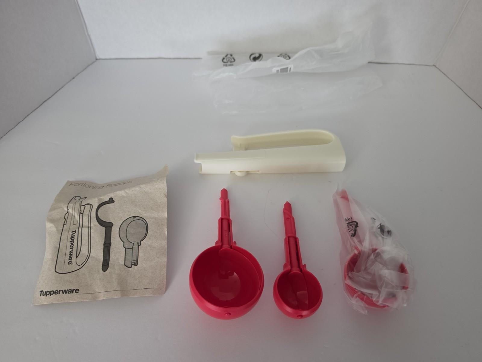 New Tupperware Portioning Scoop Set Cookie Kitchen Tool 3 Sizes Red Dark Pink Cl New Tupperware Portioning Scoop Set Cookie Kitchen Tool 3 Sizes Red Dark Pink Cl