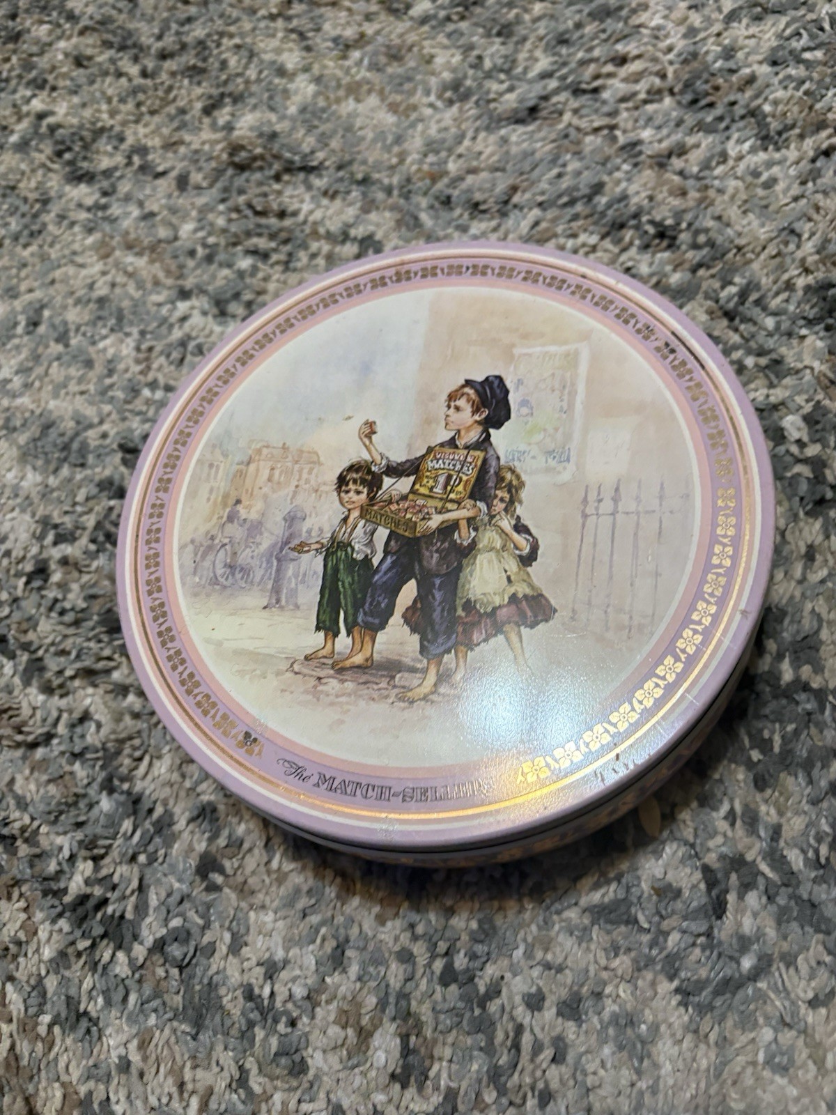 Vintage The Match Sellers Tin Case Manufacturing England Pink Gold Round Candy T Vintage The Match Sellers Tin Case Manufacturing England Pink Gold Round Candy T