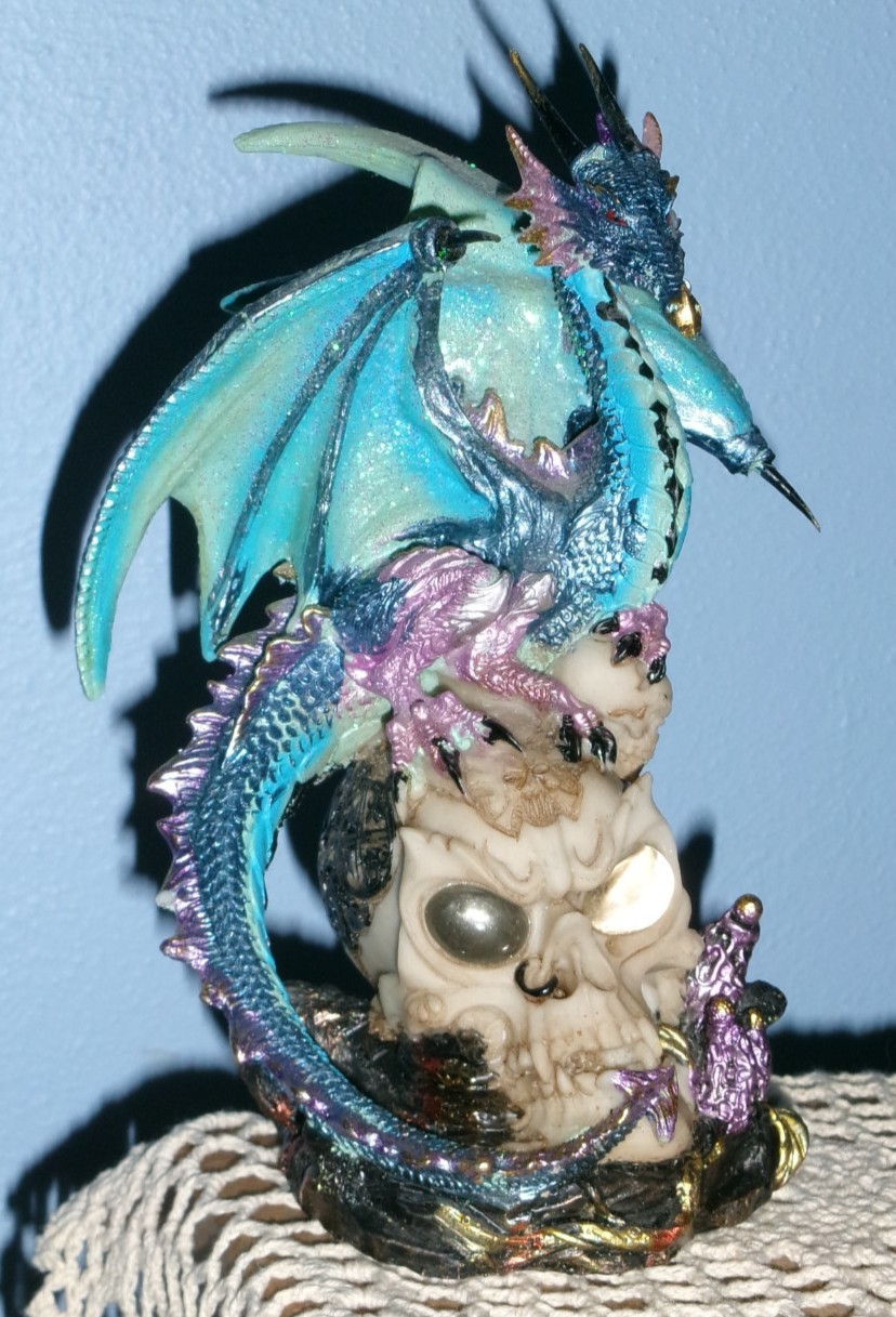 Toscano Handpainted Blue & Purple Dragon on Light Up Skull 7.5 Toscano Handpainted Blue & Purple Dragon on Light Up Skull 7.5