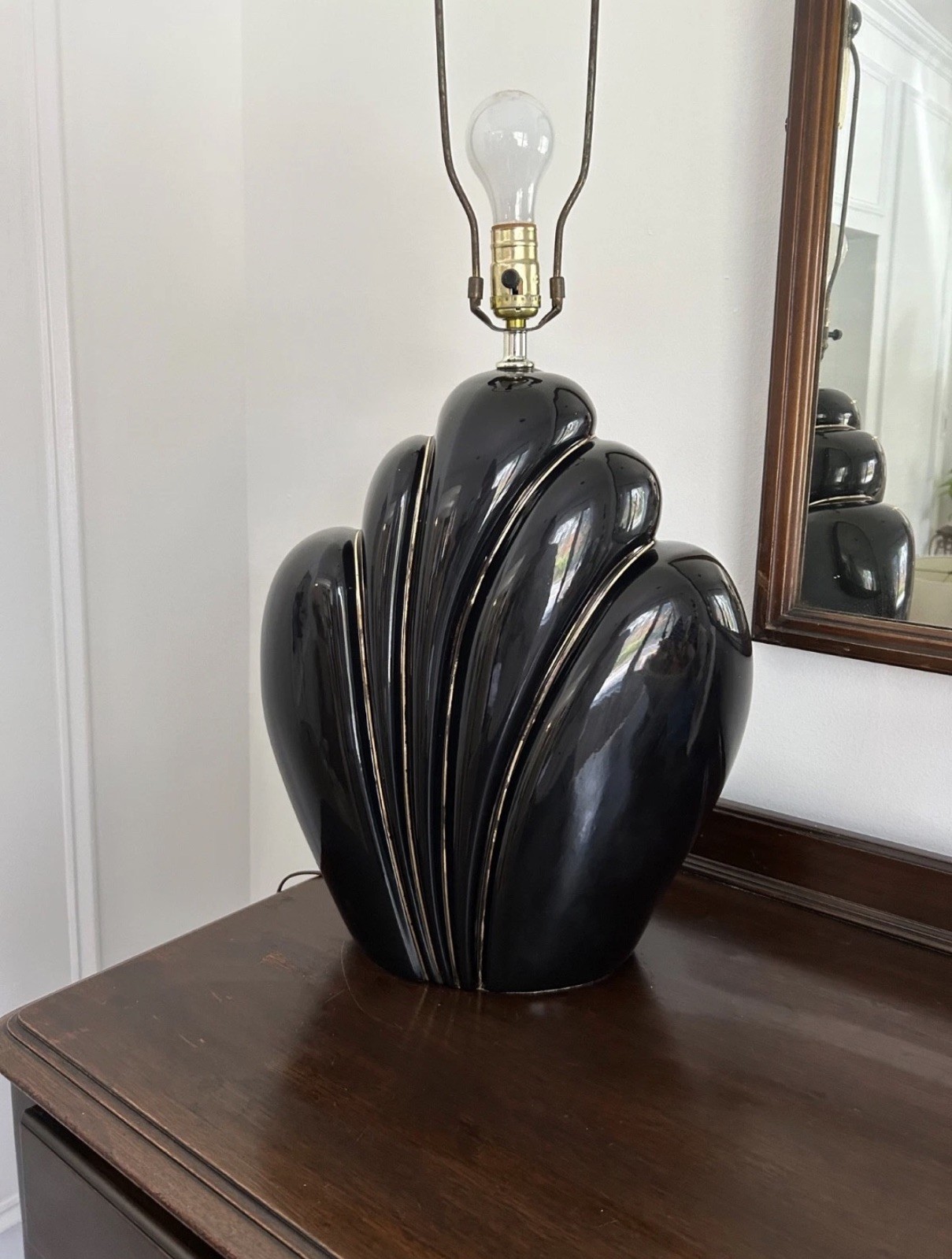 Vintage 80s Clamshell Table Lamp Black Post Modern Revival Ceramic Glazed Vintage 80s Clamshell Table Lamp Black Post Modern Revival Ceramic Glazed