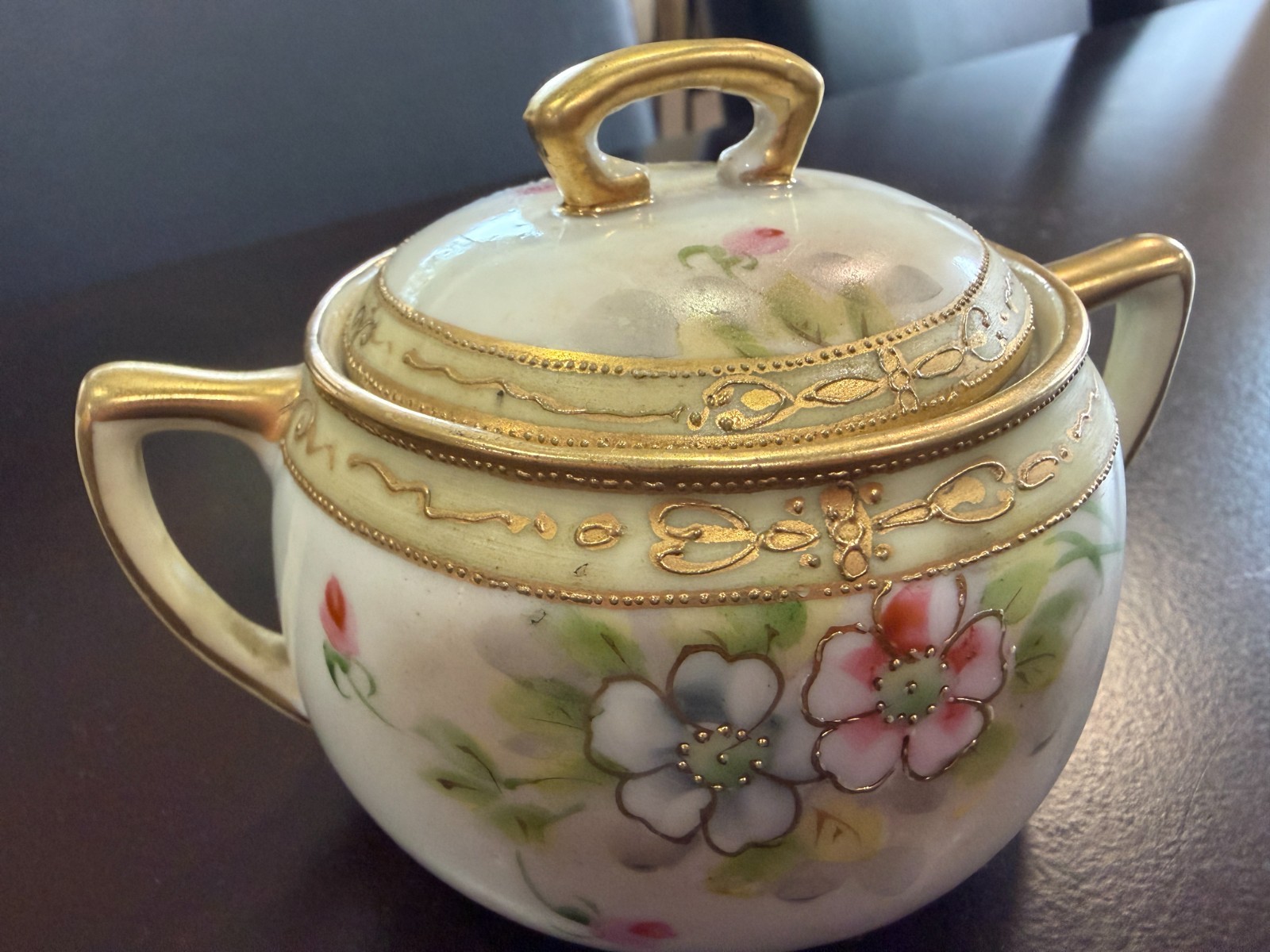 Antique Nippon Hand Painted Porcelain Lidded Sugar Bowl Moriage Wreath M Gold