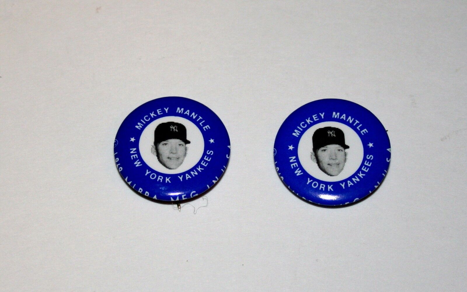 2 NY New York Yankees Mickey Mantle Pin 1969 MLBPA Baseball Button Pin New NOS
