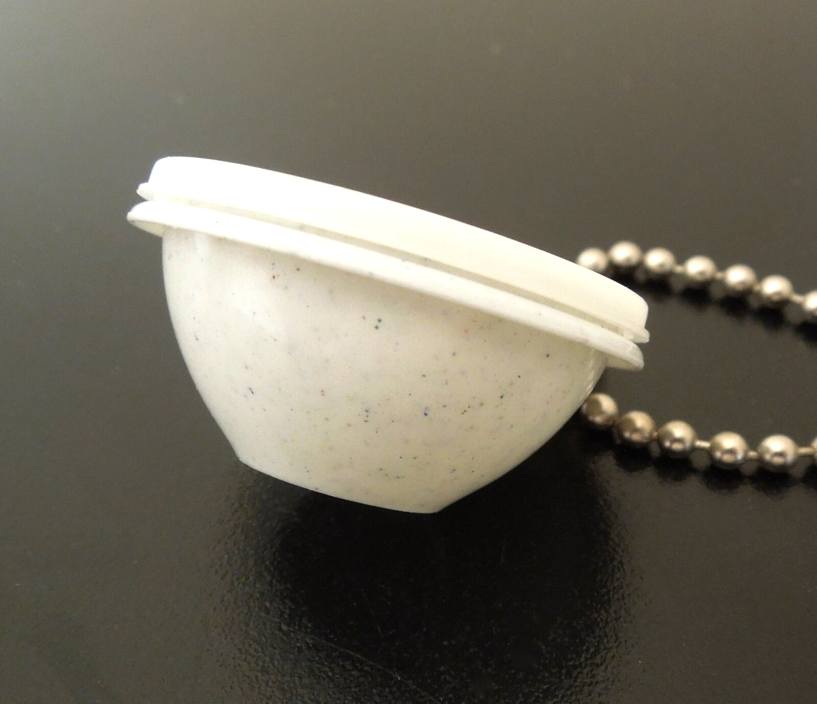TUPPERWARE VTG. mini WONDERLIER BOWL KEY CHAIN, USA -NEW, NICE Speckled retro TUPPERWARE VTG. mini WONDERLIER BOWL KEY CHAIN, USA -NEW, NICE Speckled retro