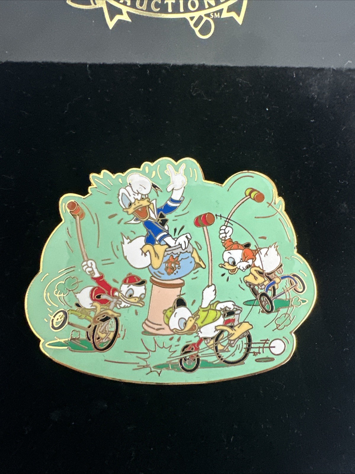 DA Disney Auctions - Donald\'s Nephews - Polo LE 100 Pin (B) DA Disney Auctions - Donald\'s Nephews - Polo LE 100 Pin (B)