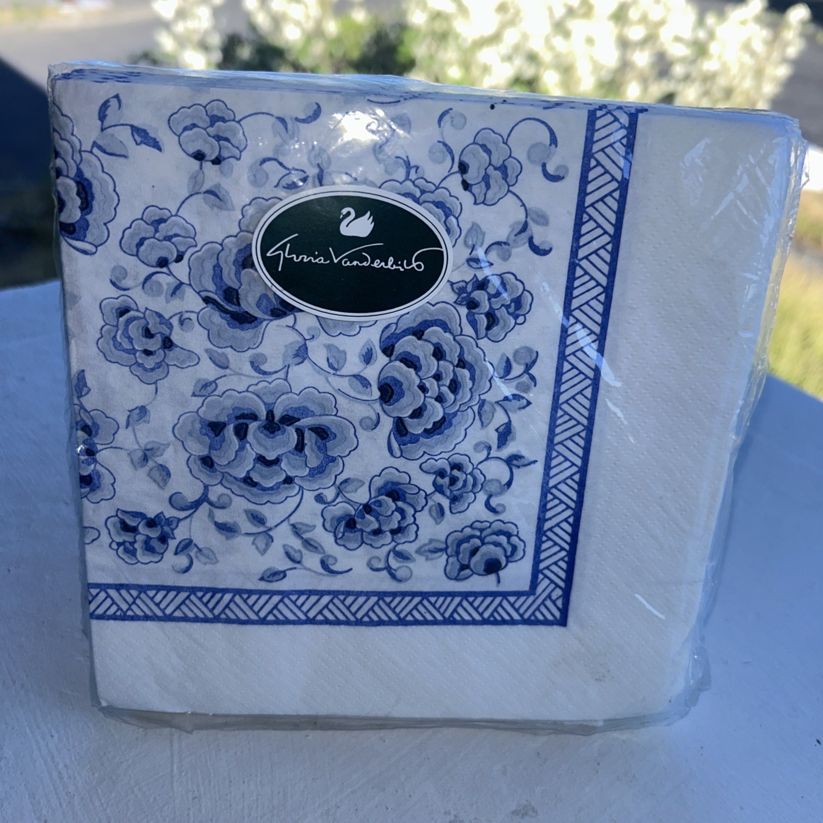 Vintage Gloria Vanderbilt Delft Blue Floral Luncheon Napkins Sealed 16 USA Vintage Gloria Vanderbilt Delft Blue Floral Luncheon Napkins Sealed 16 USA