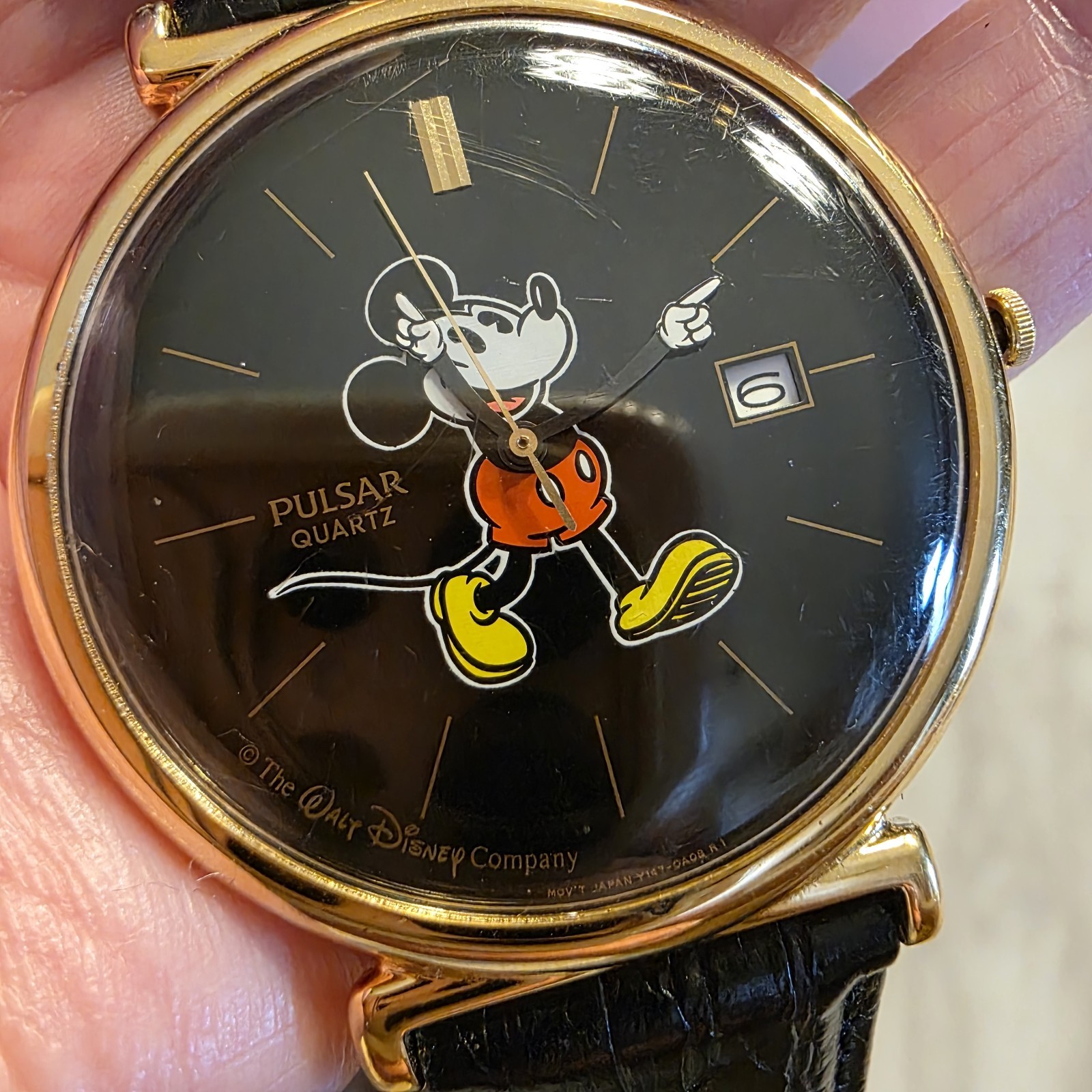 Vintage 1986 Pulsar Quartz Mickey Mouse Watch Black Dial 41mm Gold Tone - Unisex Vintage 1986 Pulsar Quartz Mickey Mouse Watch Black Dial 41mm Gold Tone - Unisex