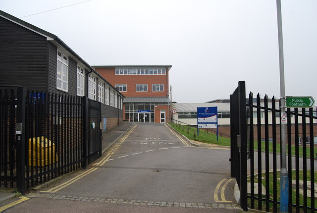 Photo 6x4 Hillview School for Girls, Brionne Gardens Tonbridge  c2009