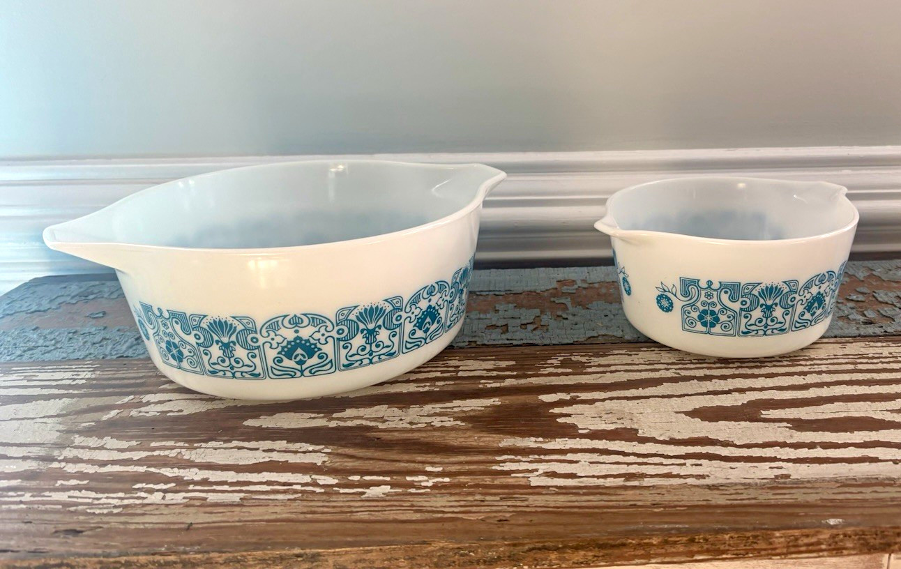 Vintage Pyrex Horizon Blue 475-B 2.5 Qt & 473 1 Qt Round Casserole Dishes Vintage Pyrex Horizon Blue 475-B 2.5 Qt & 473 1 Qt Round Casserole Dishes
